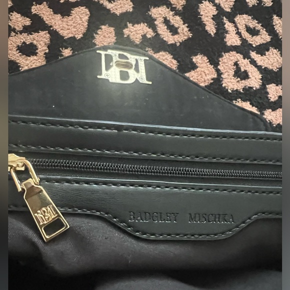 Badgley Mischka - Quilted vegan leather bag - Picture 4 of 6